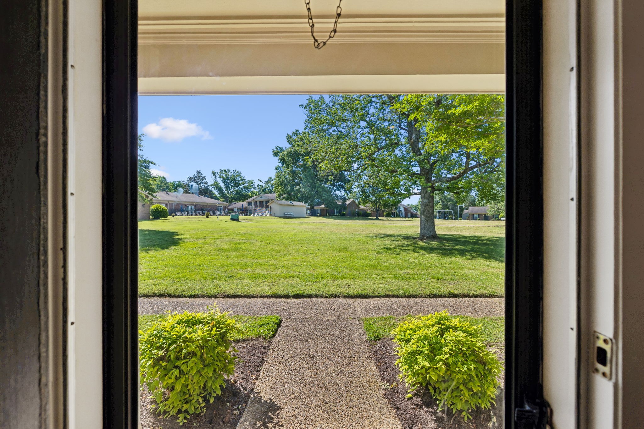 8207 Sawyer Brown Road Nashville TN 37221