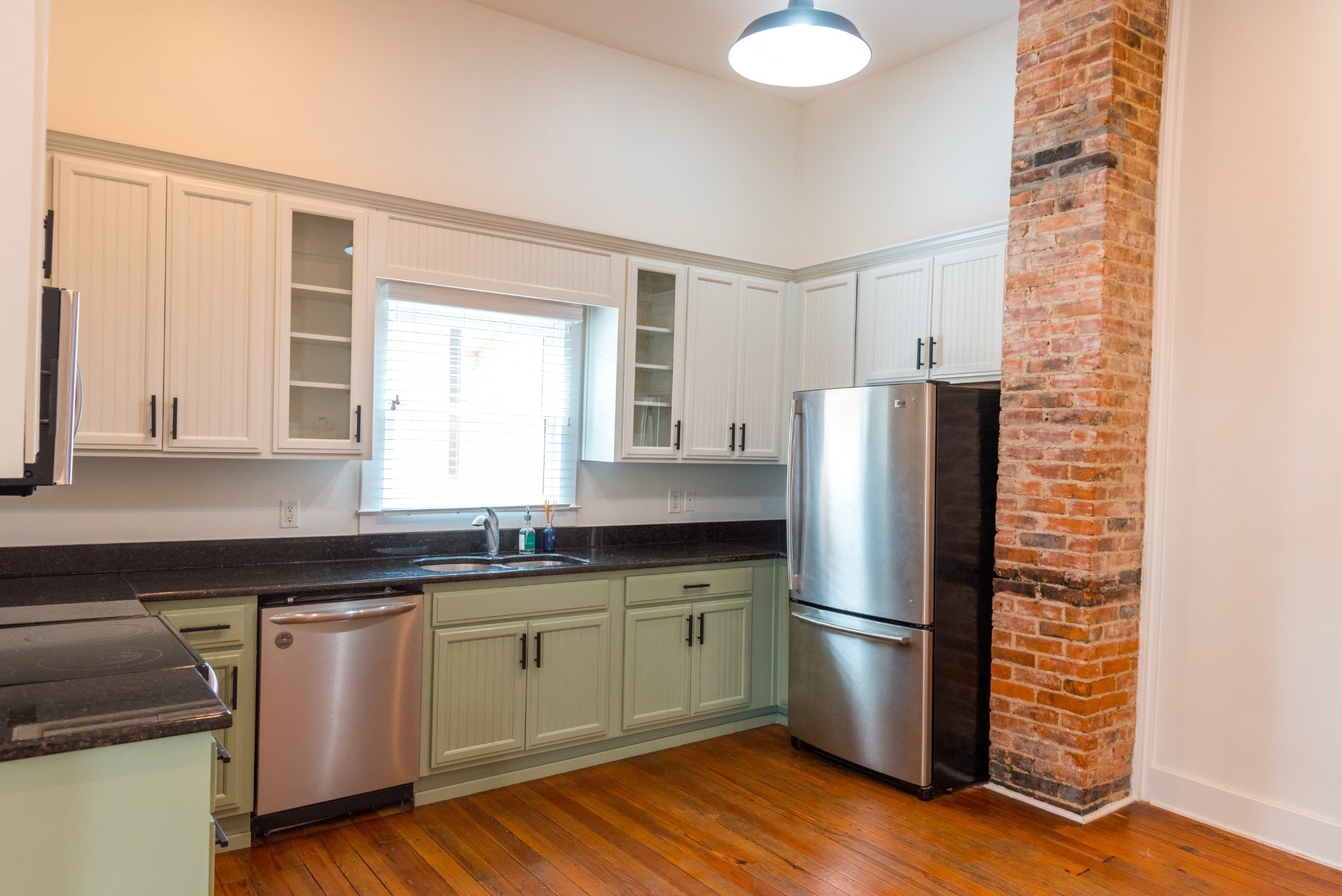 1410 10th Ave, N Nashville TN 37208
