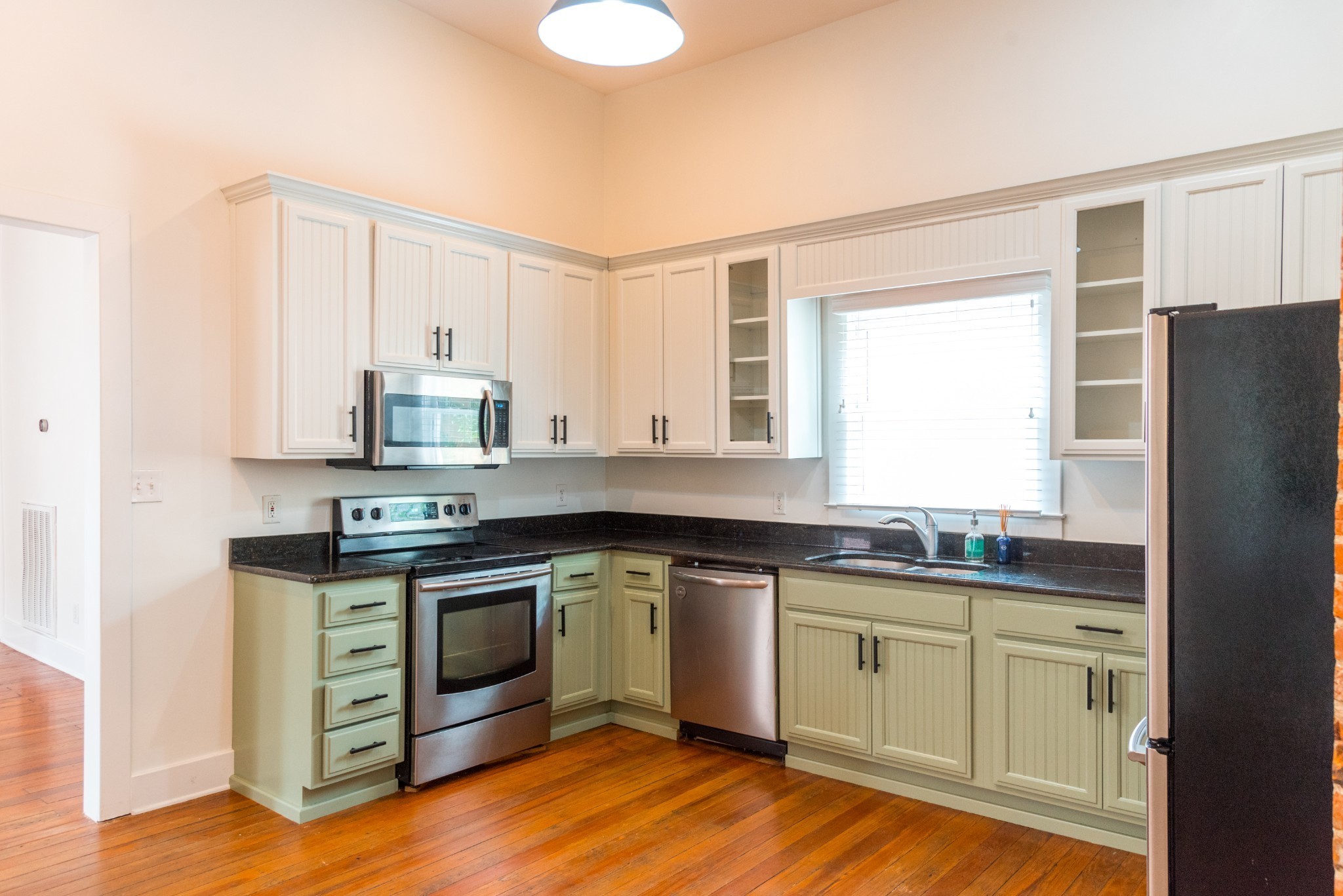 1410 10th Ave, N Nashville TN 37208