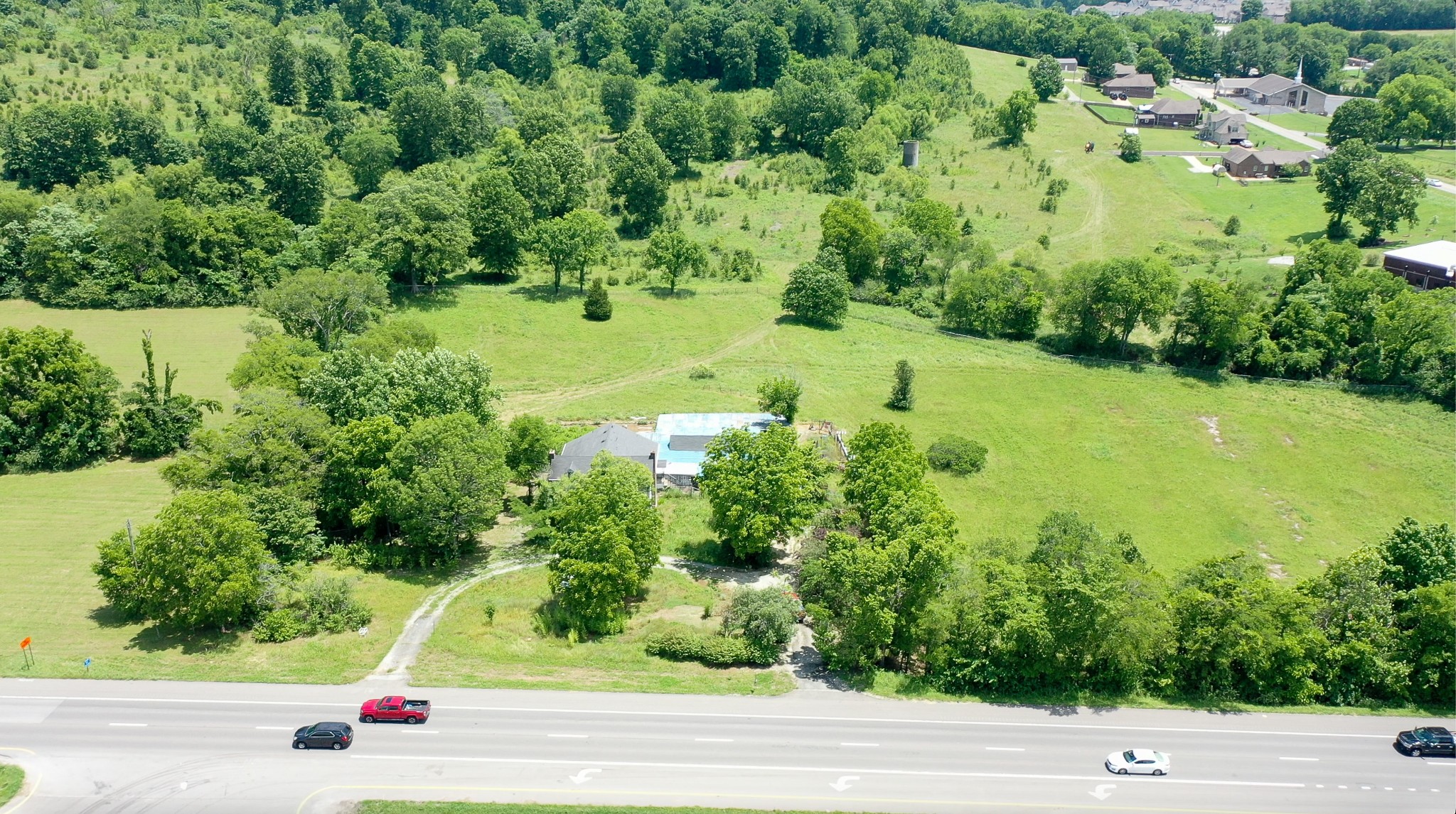 1668 Nashville Highway Columbia TN 38401