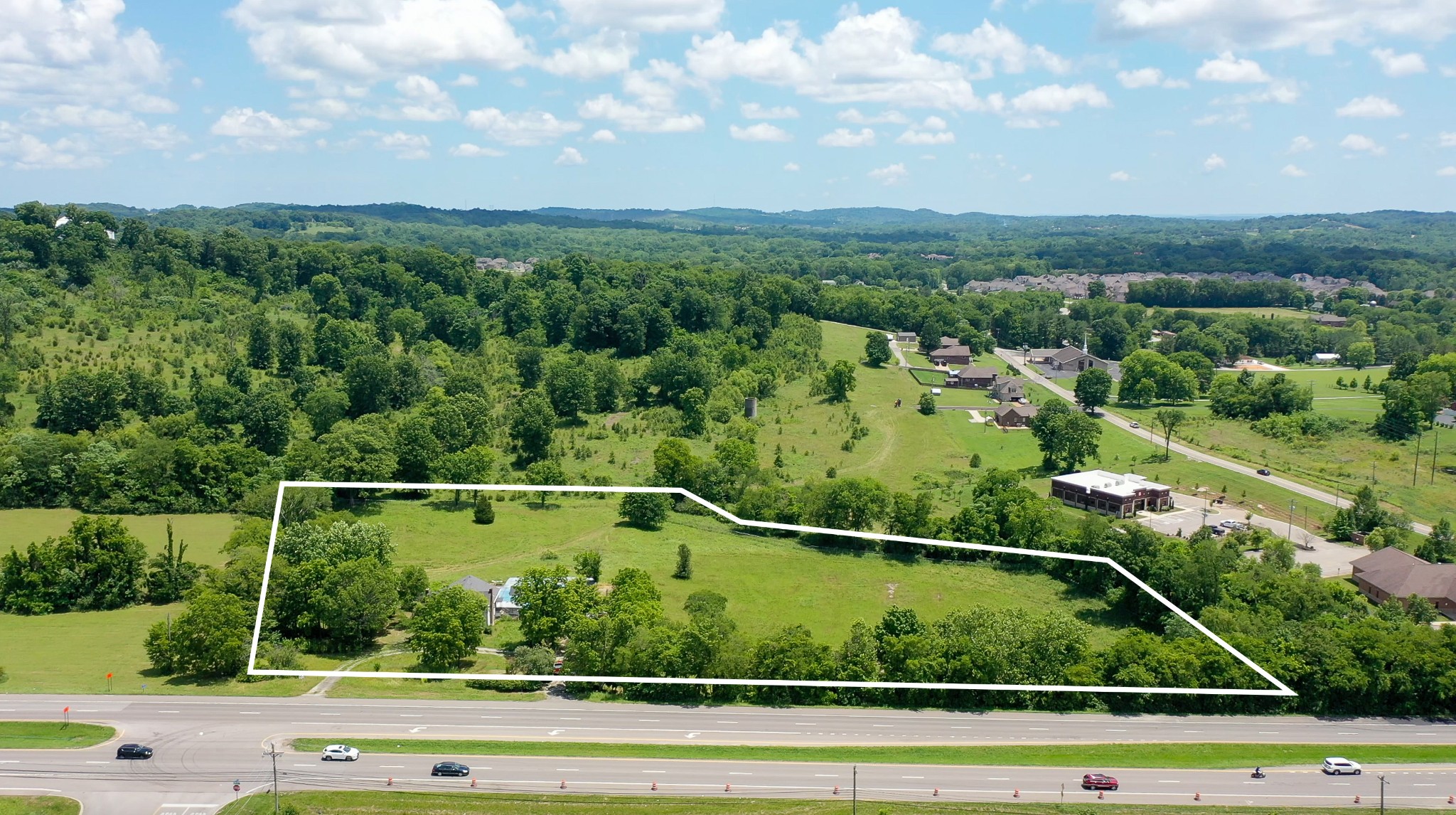 1668 Nashville Highway Columbia TN 38401