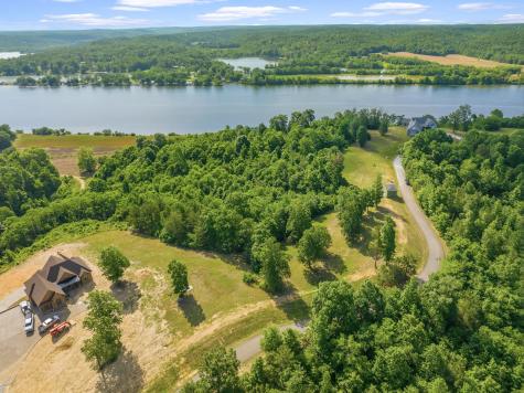 117 Riverbreeze Drive Sugar Tree TN 38380