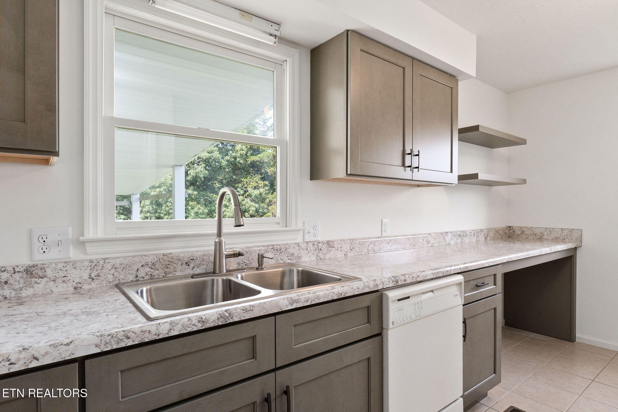 3223 Bayshore Drive Cookeville TN 38506