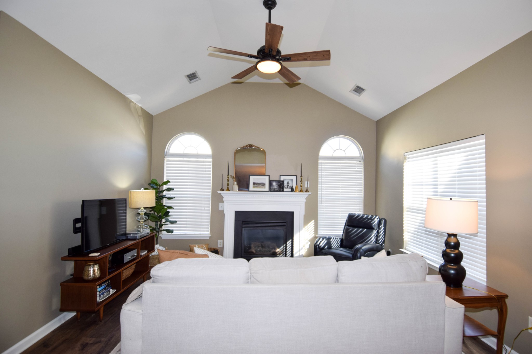 825 S Browns Lane Gallatin TN 37066