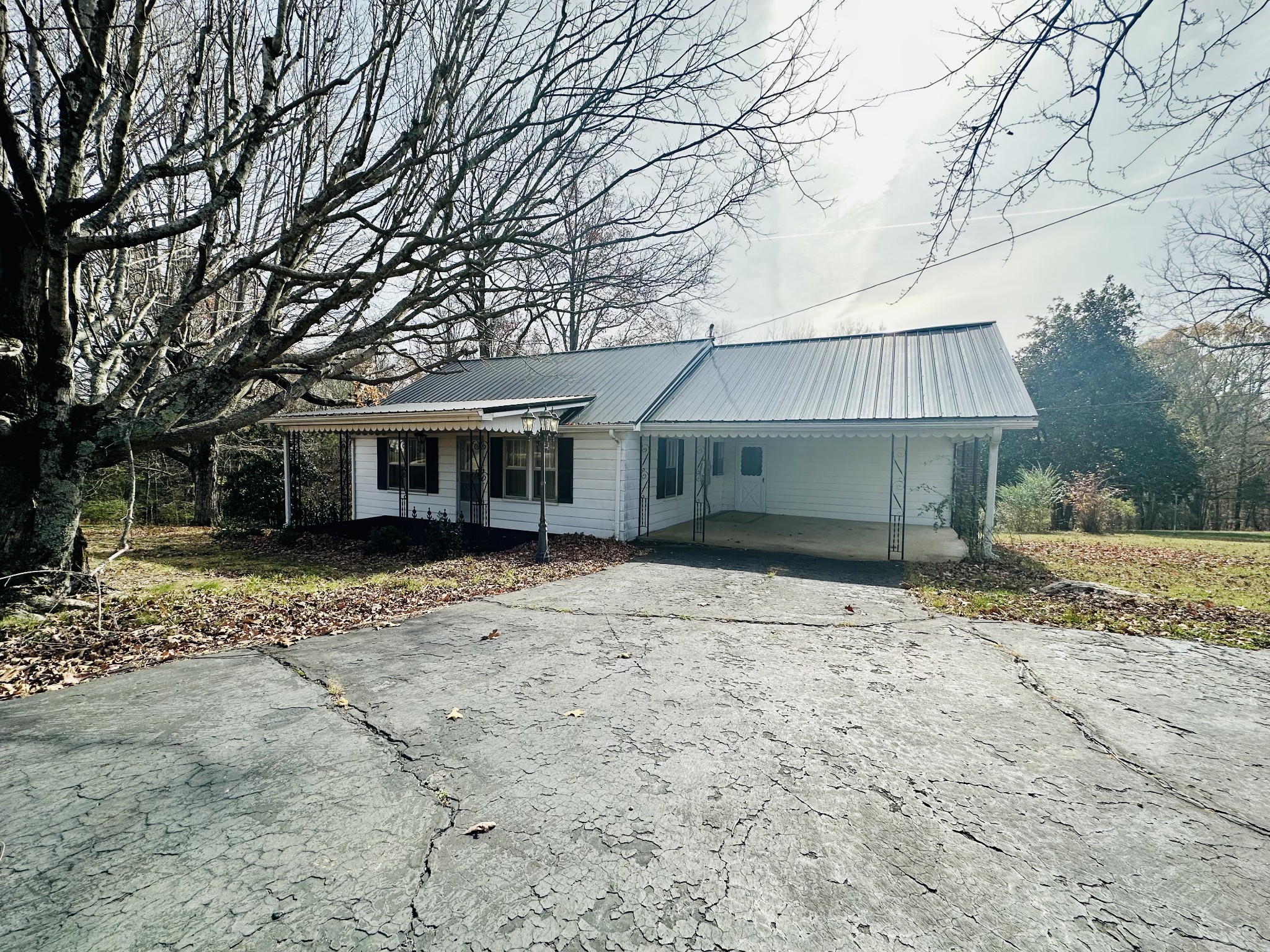 2385 Old Blacktop Road Mc Ewen TN 37101
