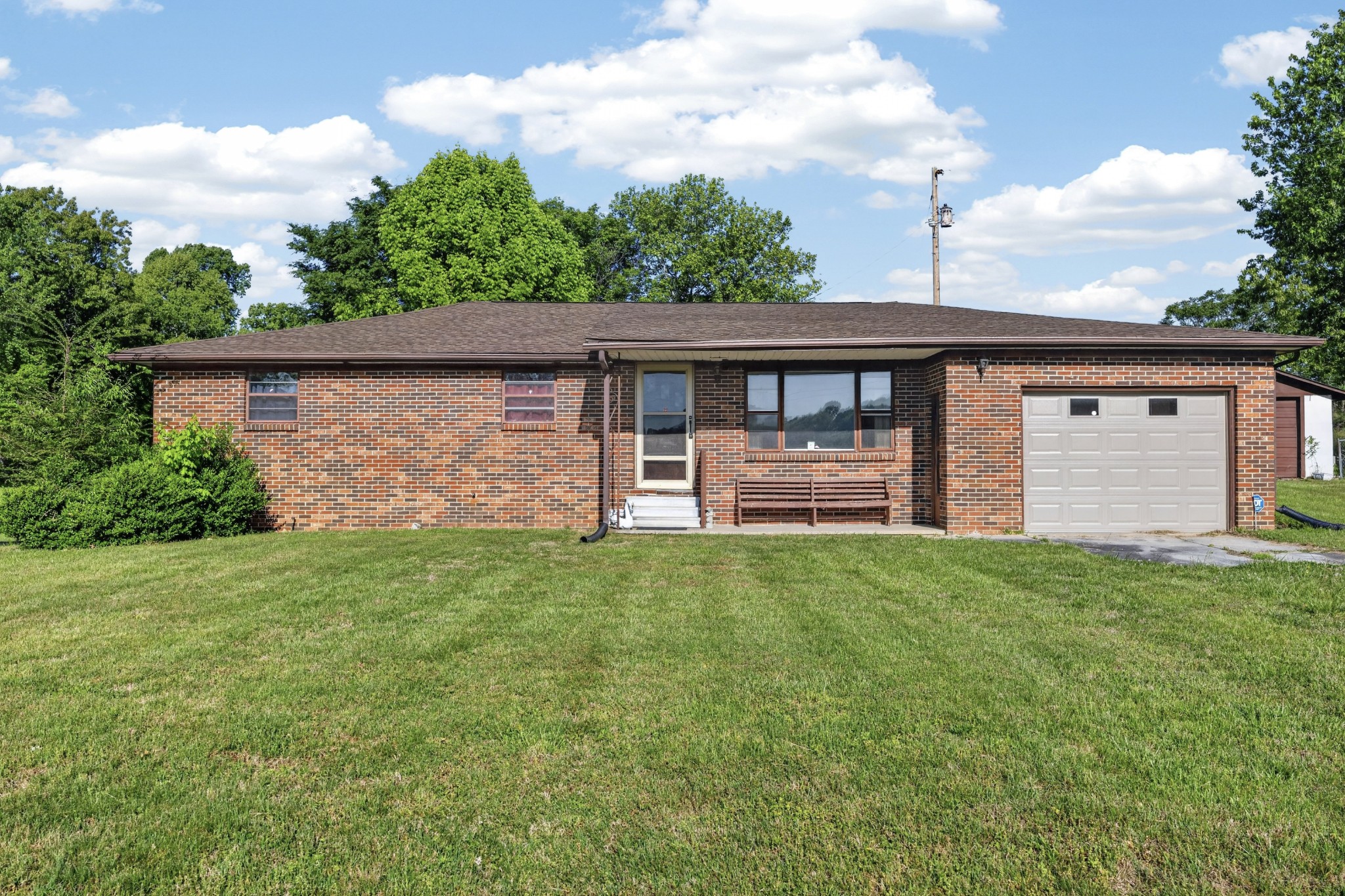 1018 New Hope Road Hilham TN 38568