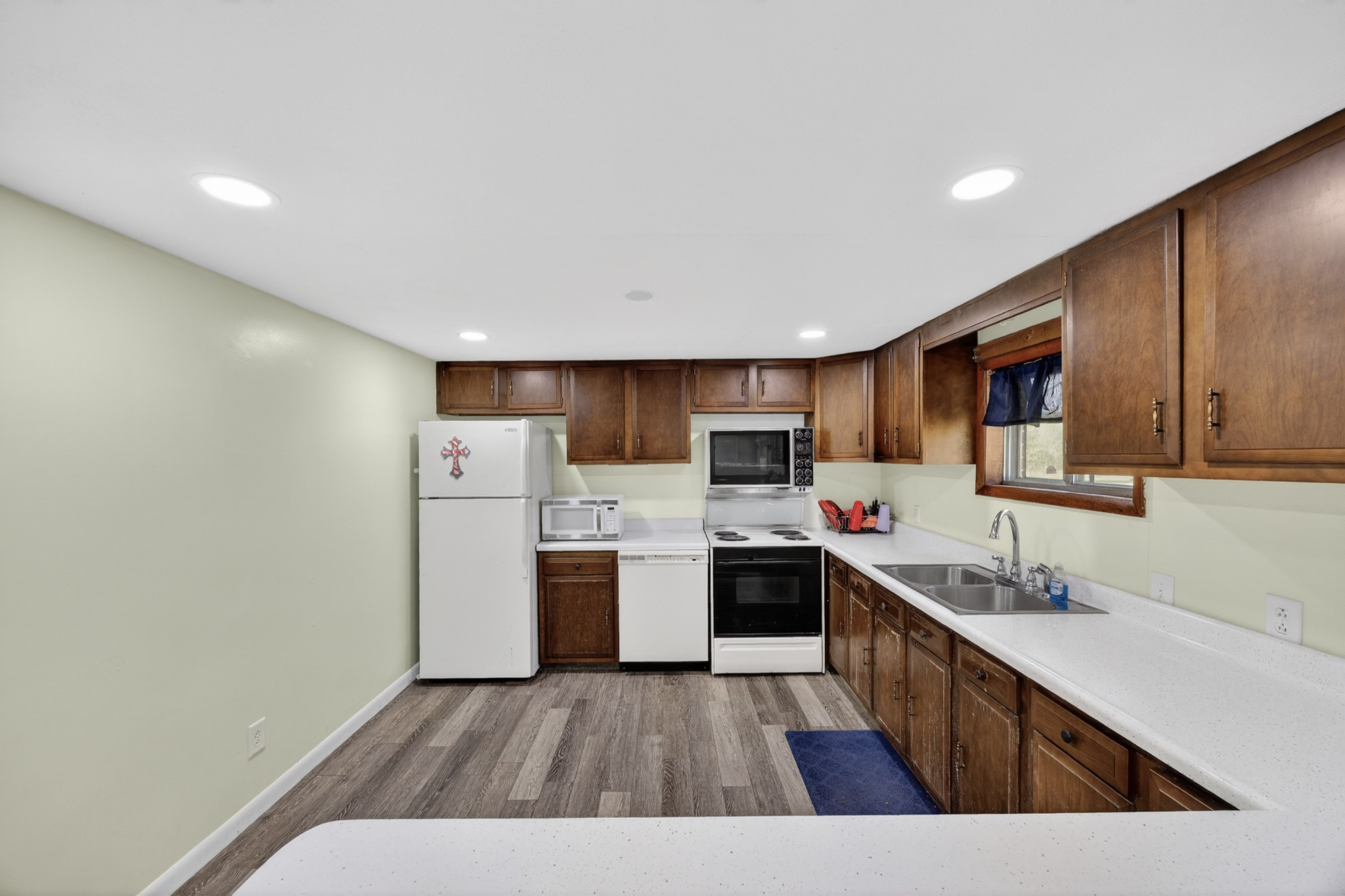 1018 New Hope Road Hilham TN 38568