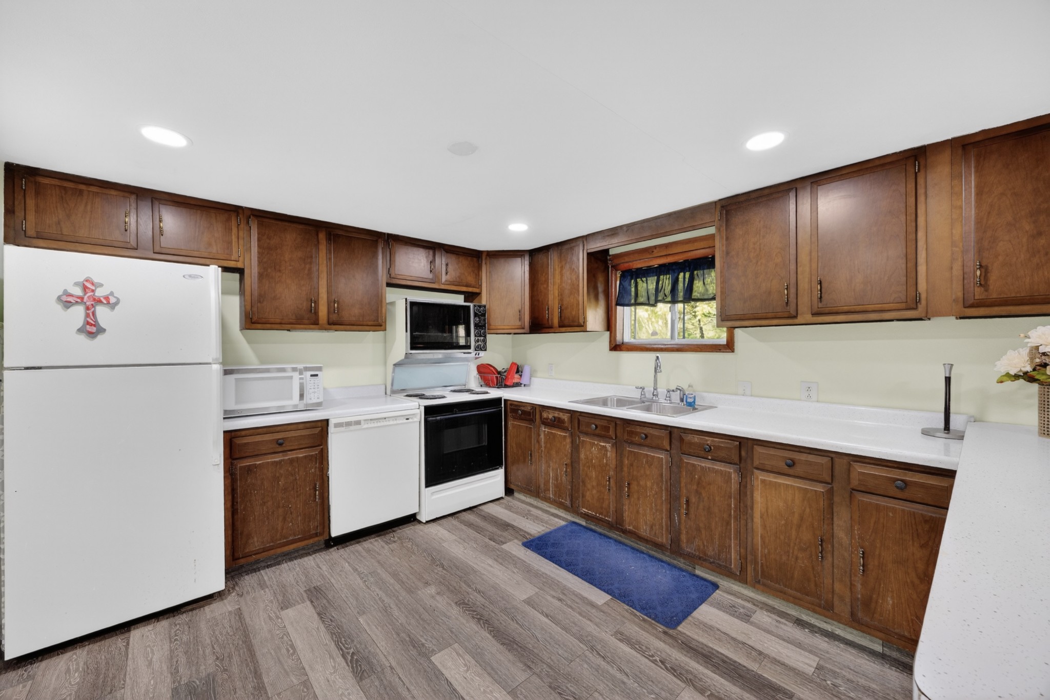 1018 New Hope Road Hilham TN 38568