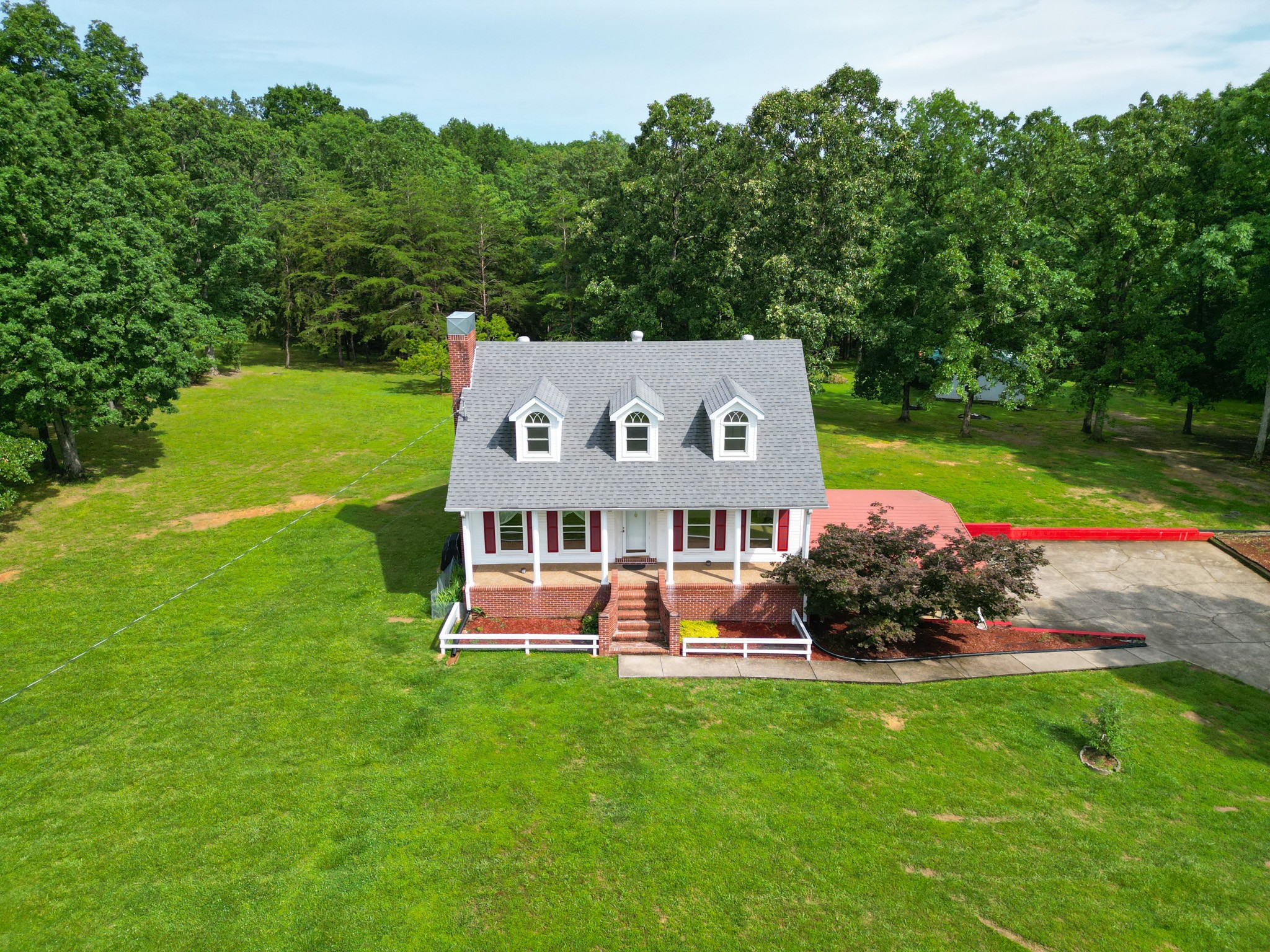 4045 Old Nashville Highway Mc Ewen TN 37101
