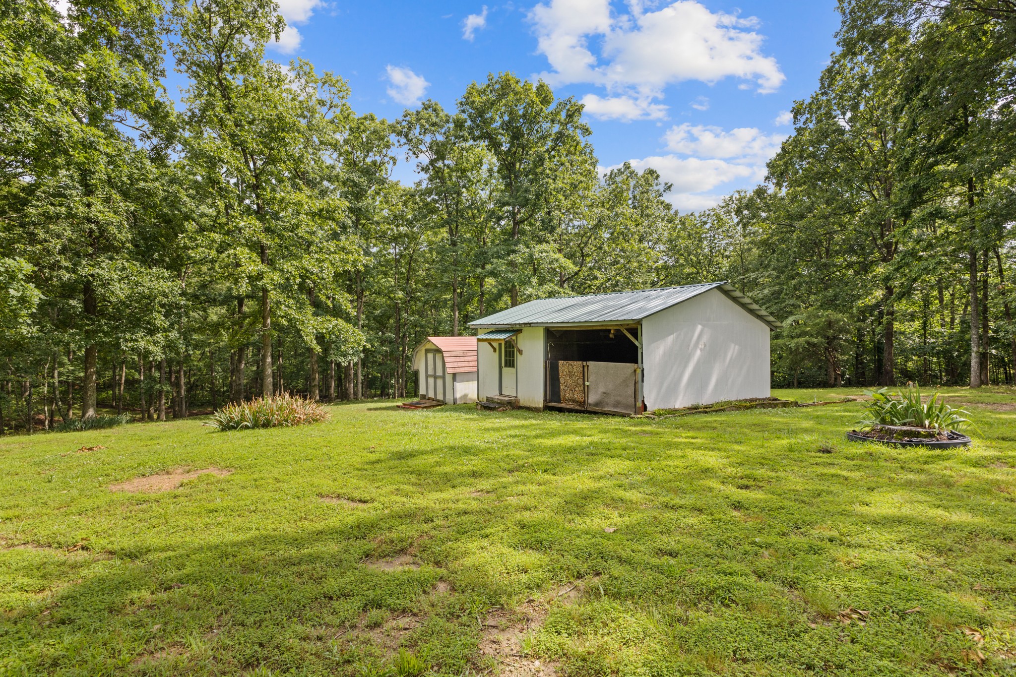 4045 Old Nashville Highway Mc Ewen TN 37101