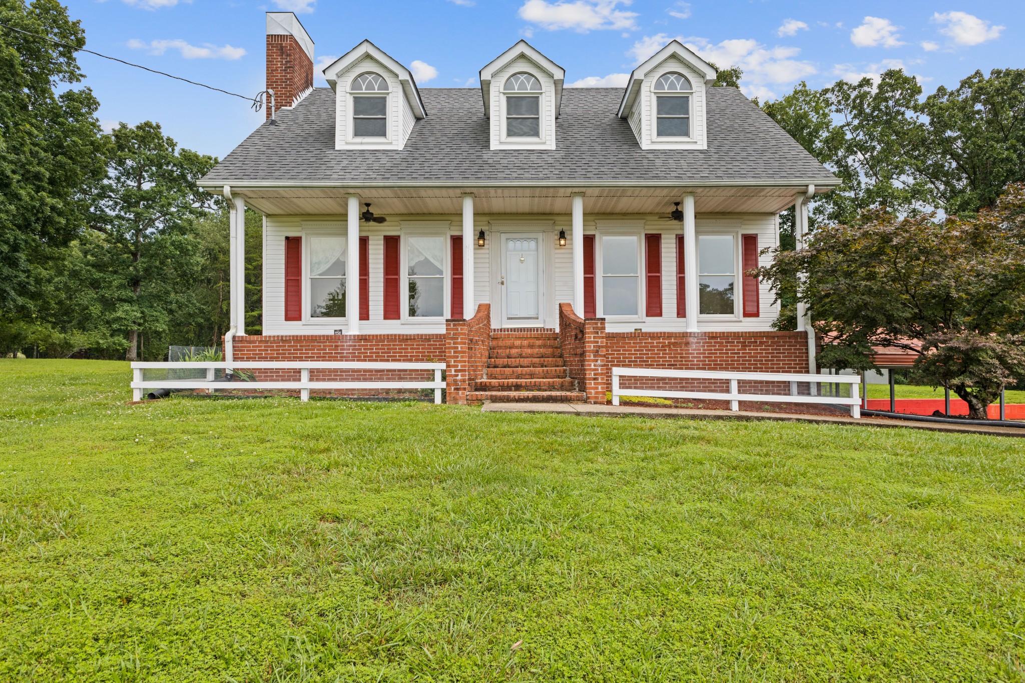4045 Old Nashville Highway Mc Ewen TN 37101