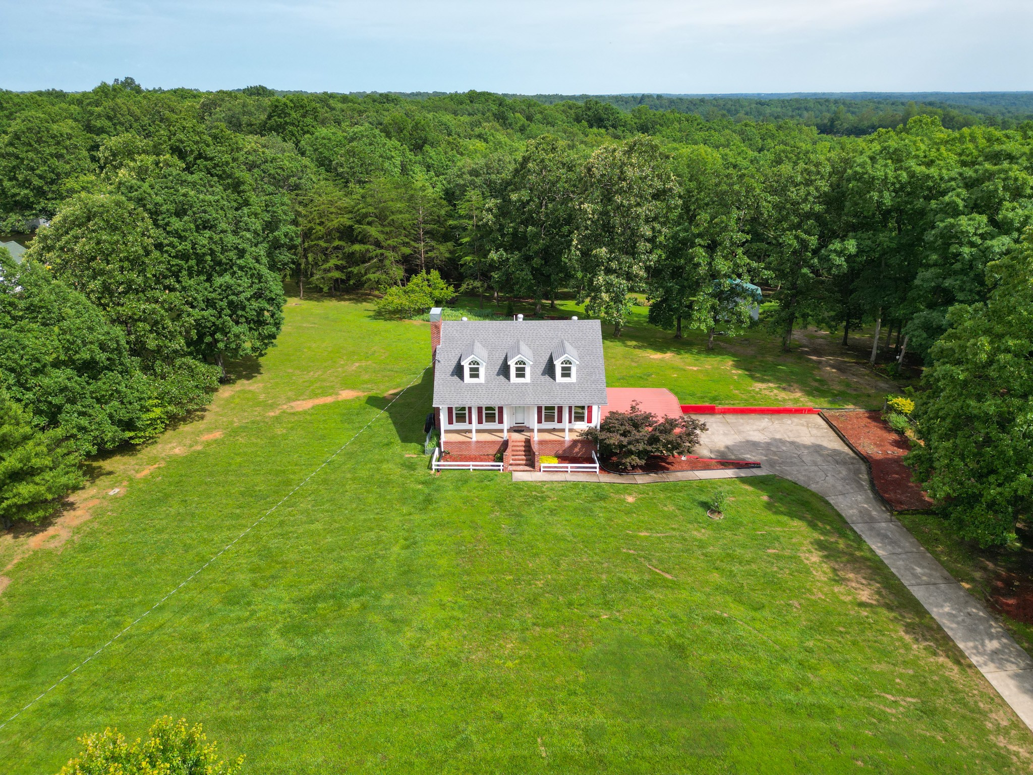 4045 Old Nashville Highway Mc Ewen TN 37101