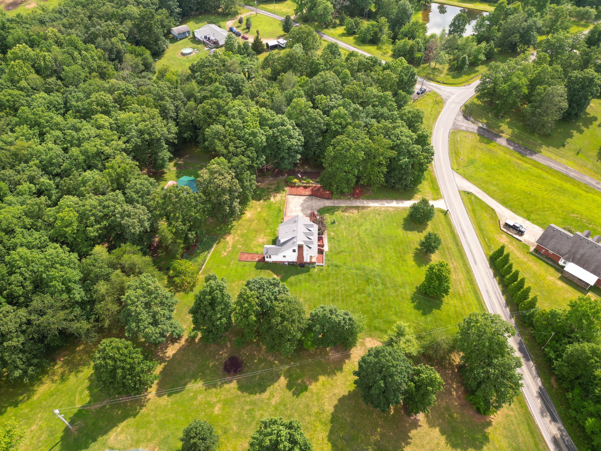 4045 Old Nashville Highway Mc Ewen TN 37101