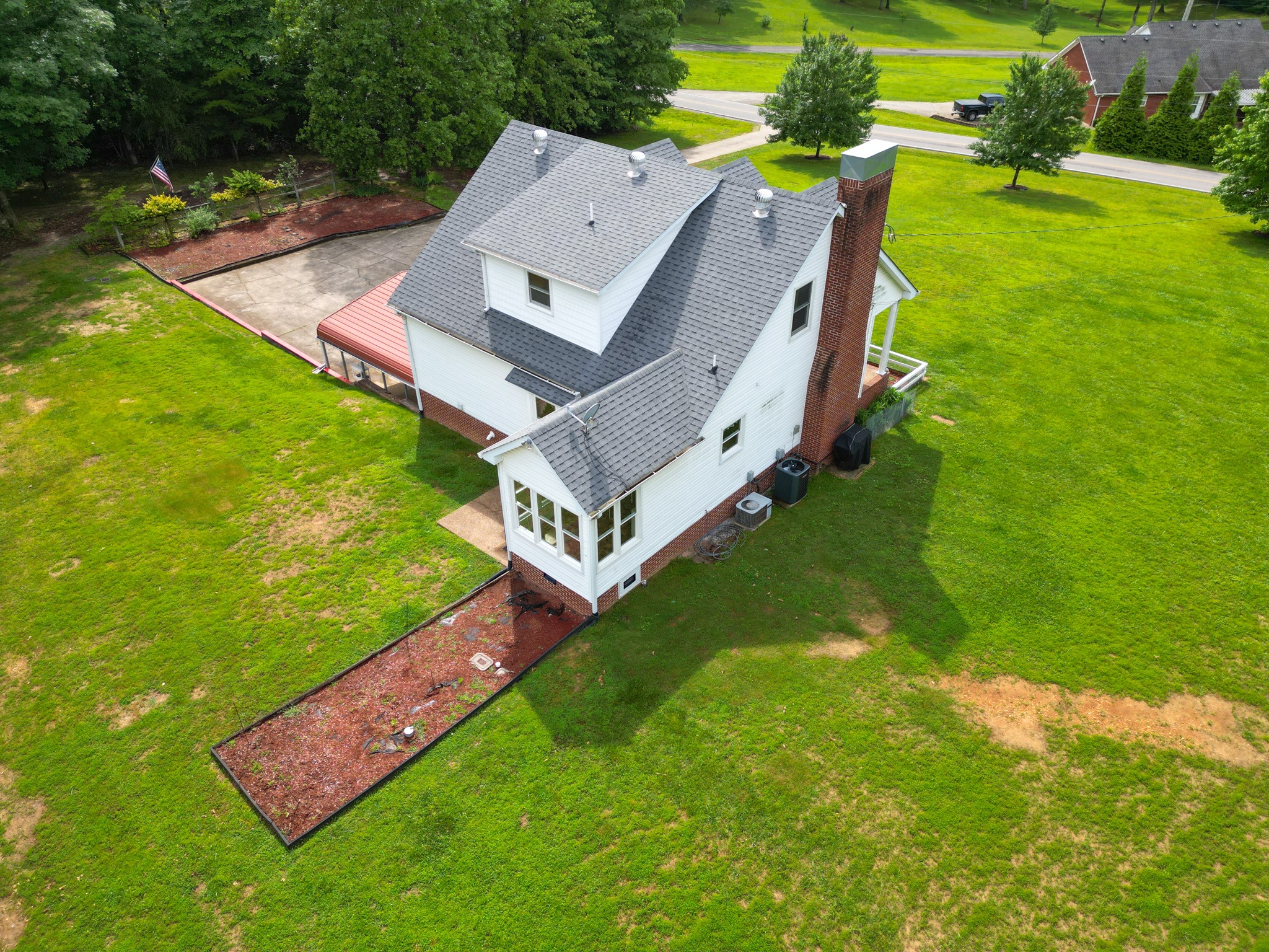 4045 Old Nashville Highway Mc Ewen TN 37101