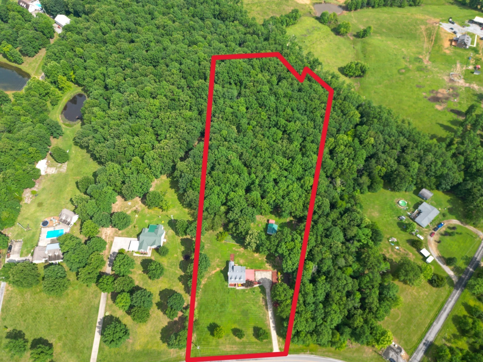 4045 Old Nashville Highway Mc Ewen TN 37101