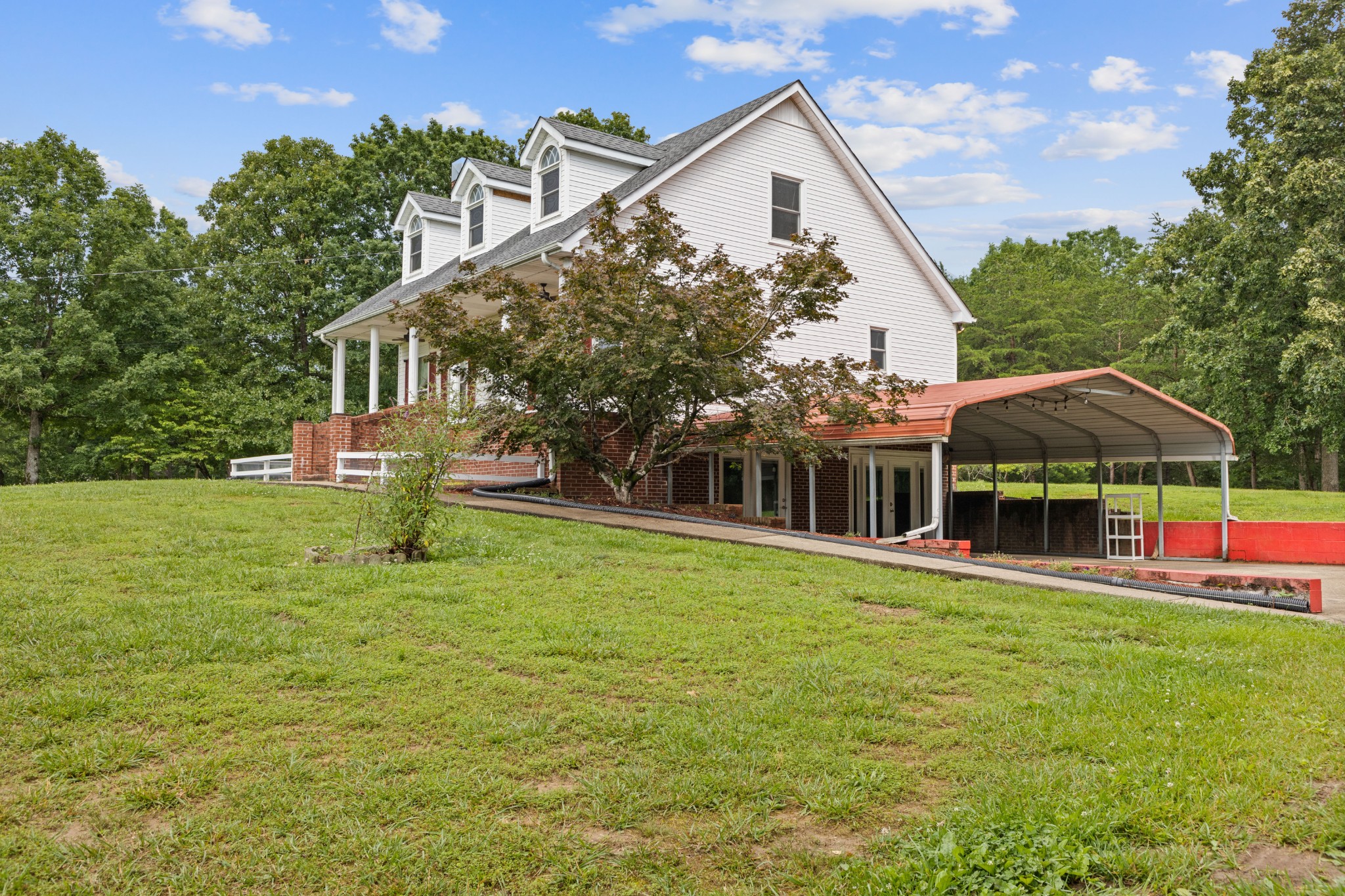 4045 Old Nashville Highway Mc Ewen TN 37101