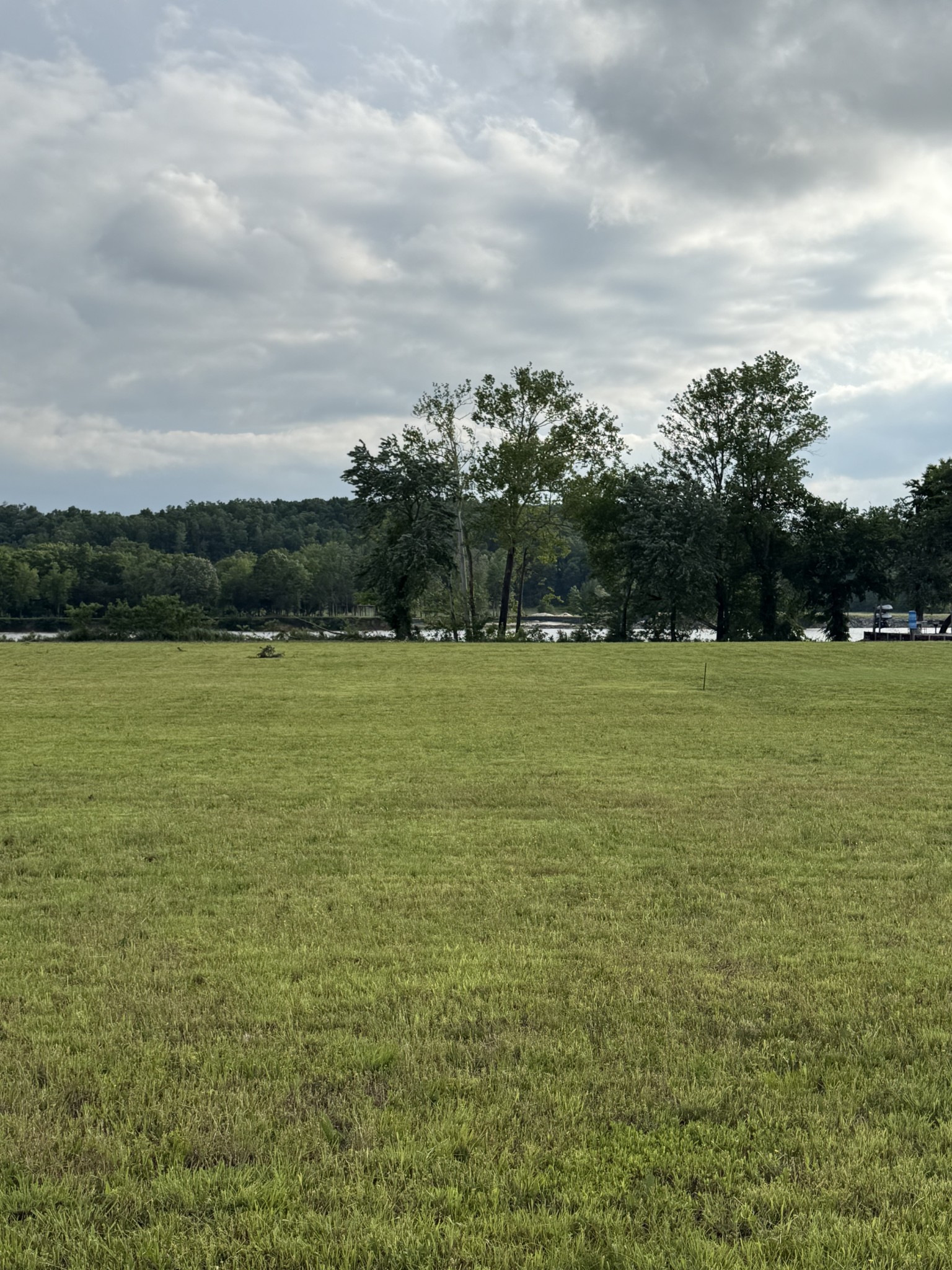 0 River Front Drive Clifton TN 38425