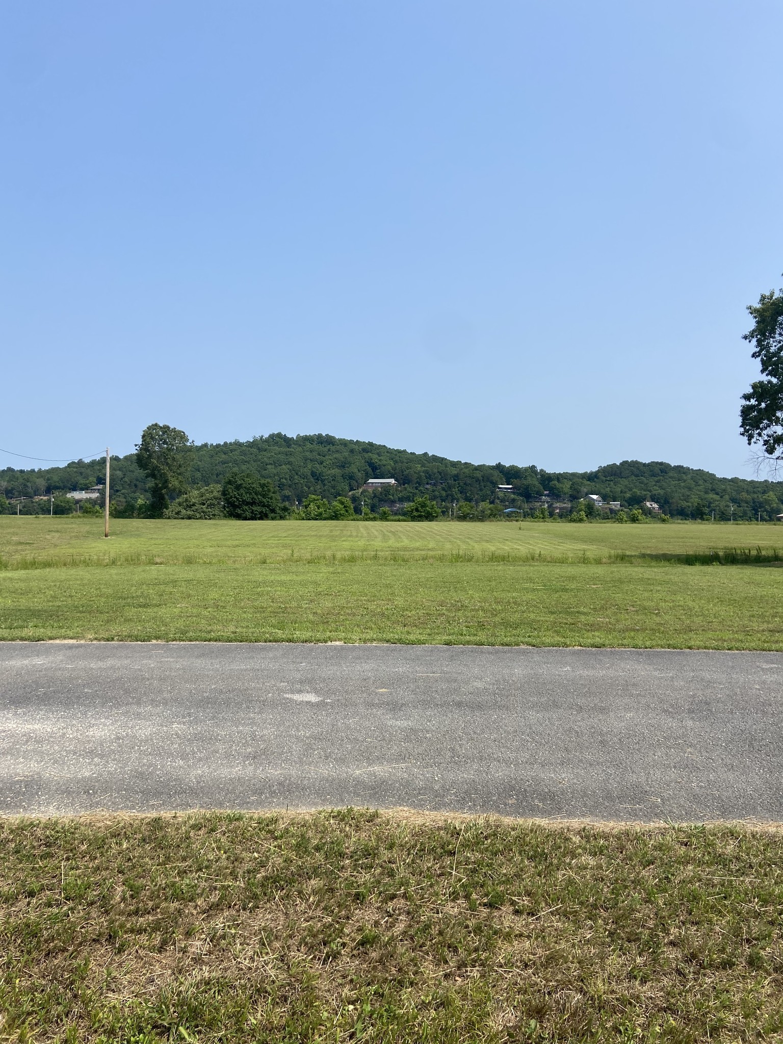 0 River Front Drive Clifton TN 38425