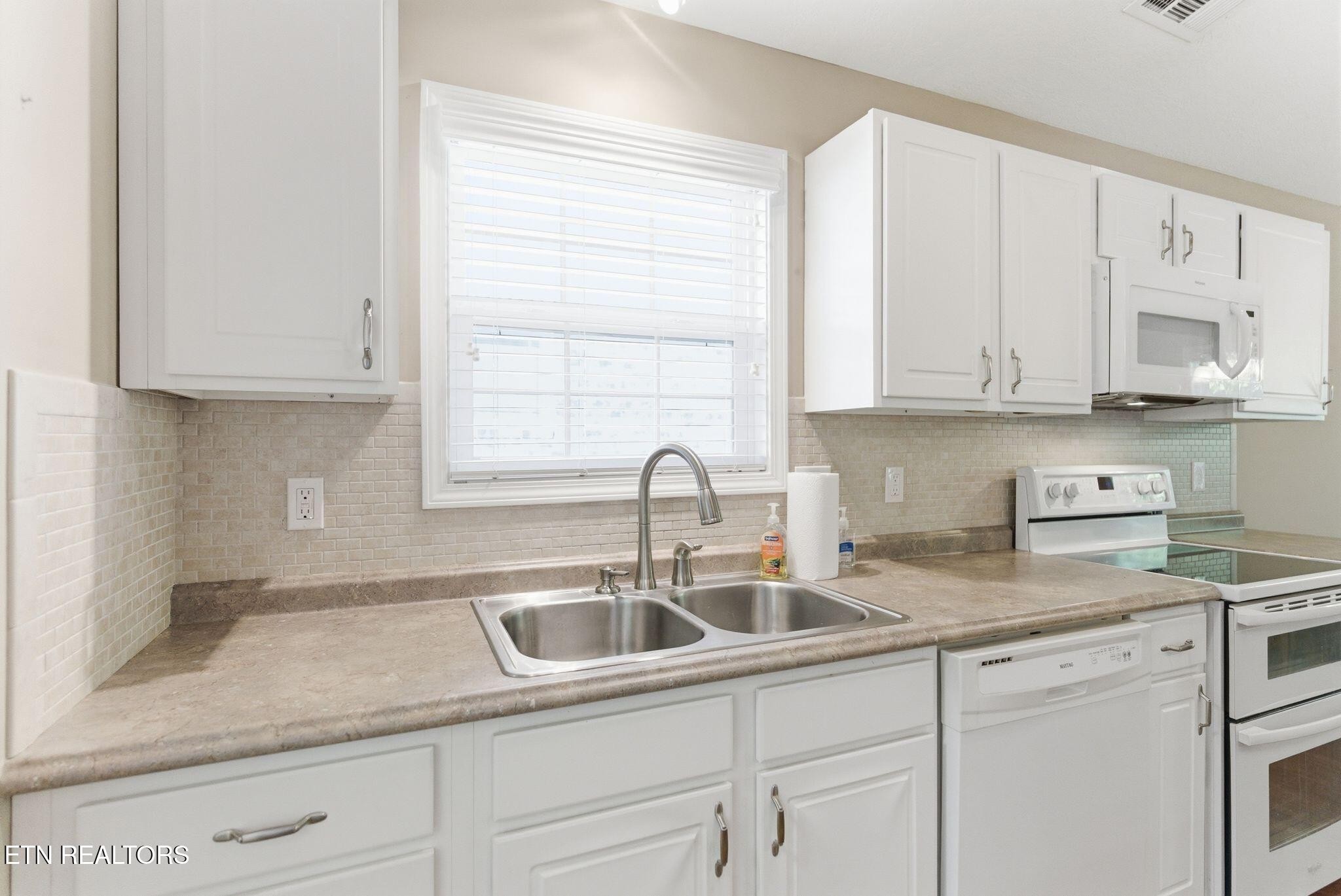 128 Ann Cove Lane Powell TN 37849