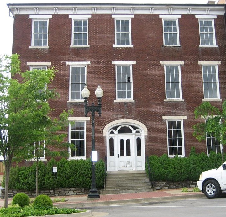 706 N Main Street Columbia TN 38401