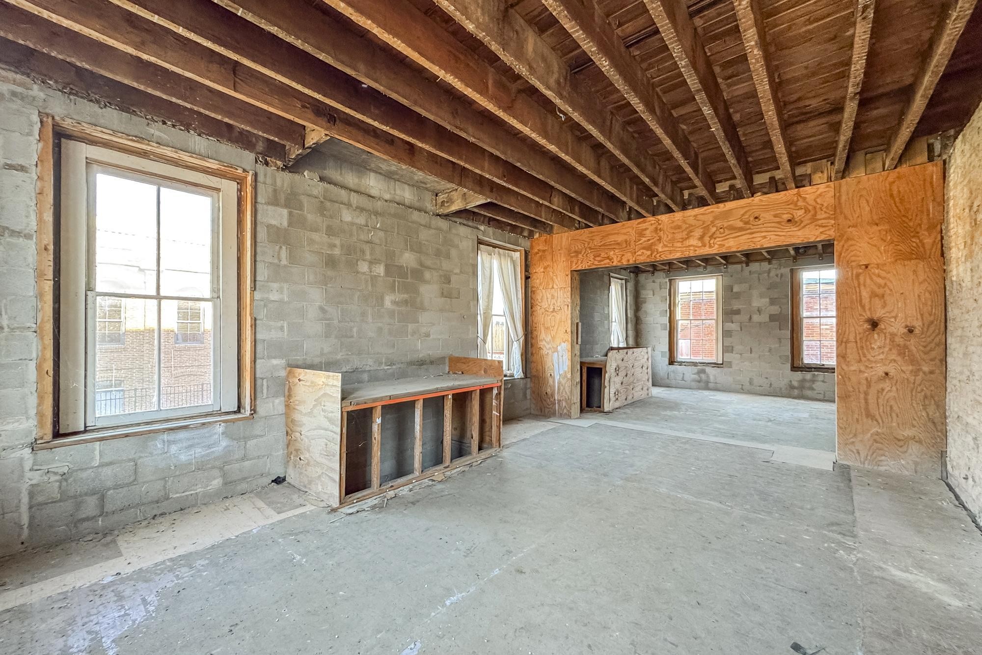 706 N Main Street Columbia TN 38401