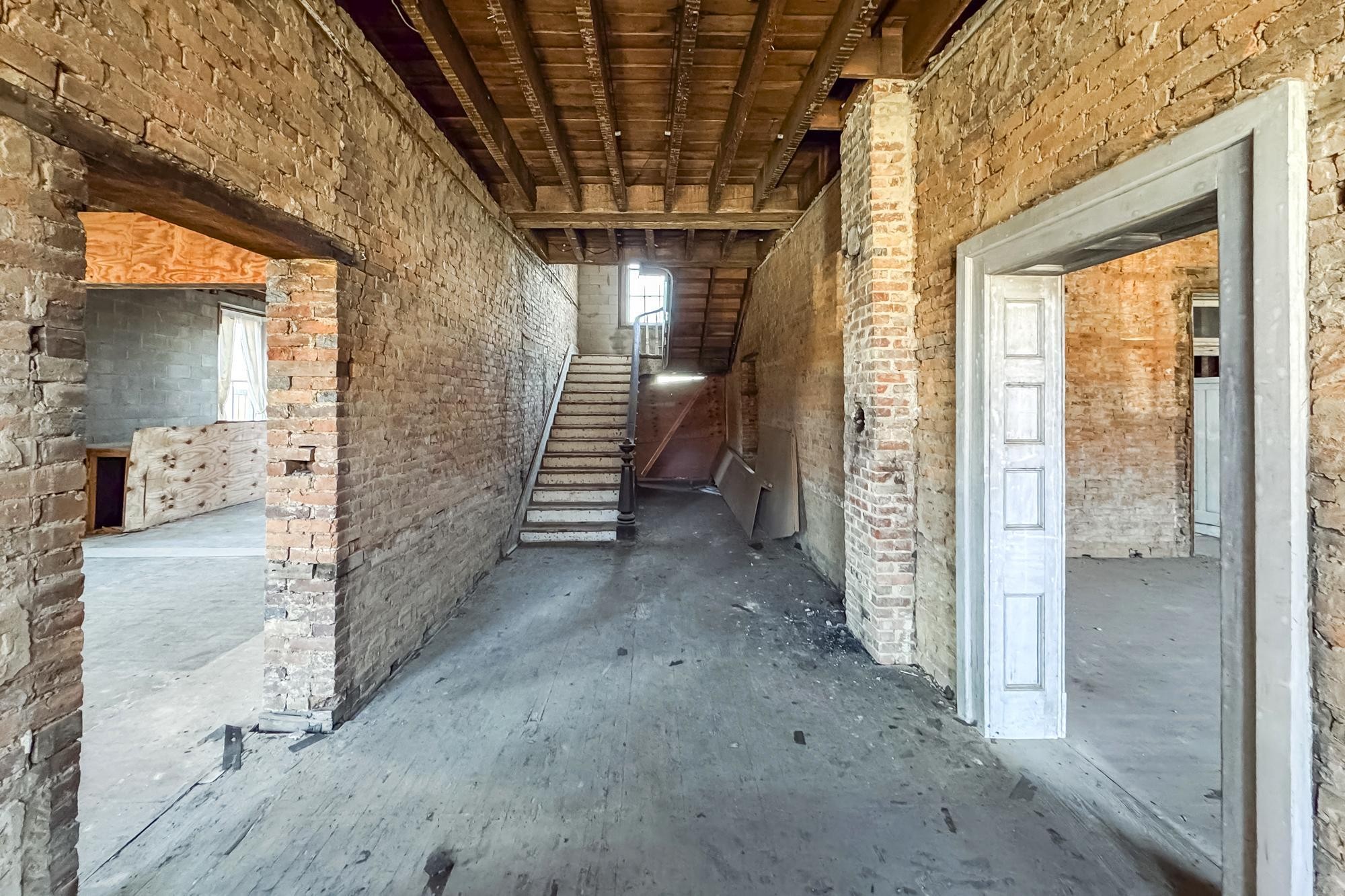 706 N Main Street Columbia TN 38401