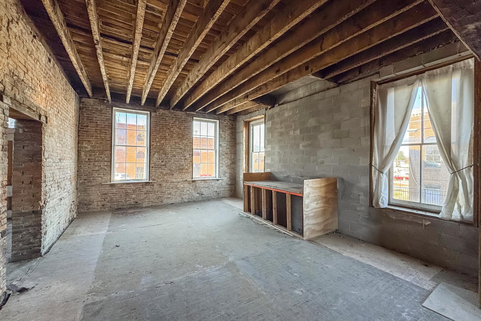 706 N Main Street Columbia TN 38401