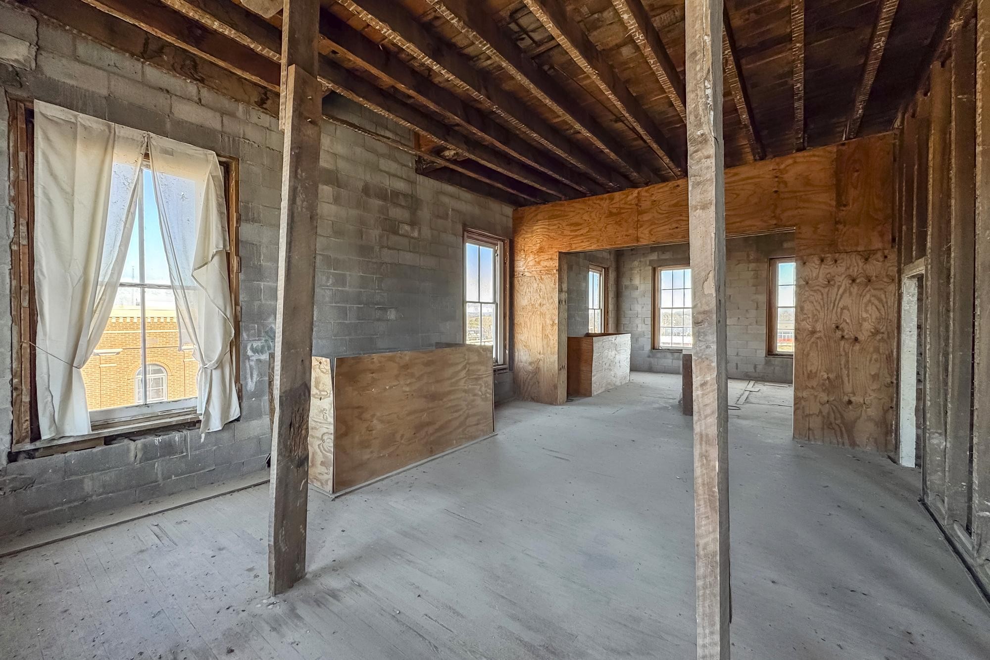 706 N Main Street Columbia TN 38401