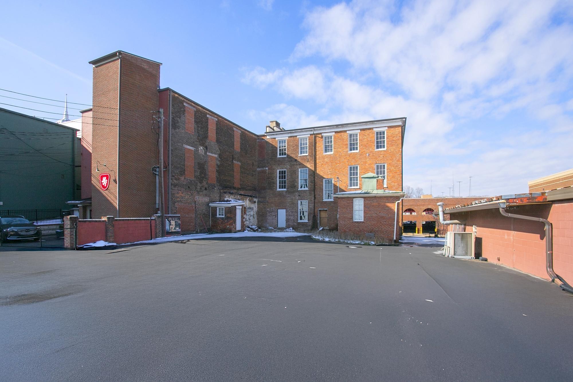 706 N Main Street Columbia TN 38401