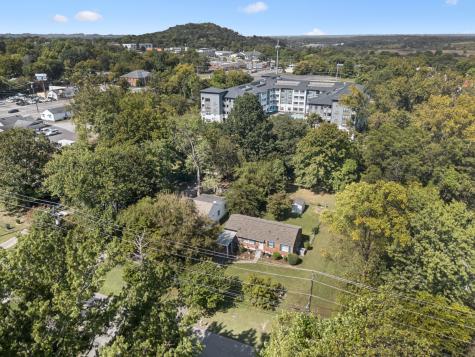 2812 Colonial Circle Nashville TN 37214