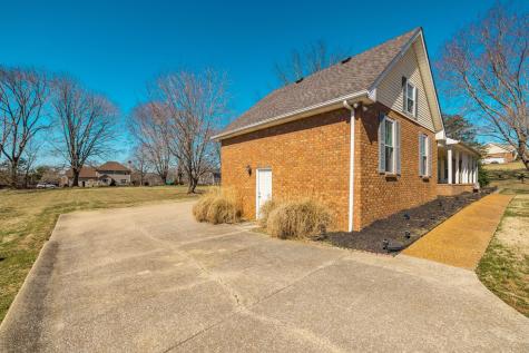 1133 Adam Drive Cottontown TN 37048