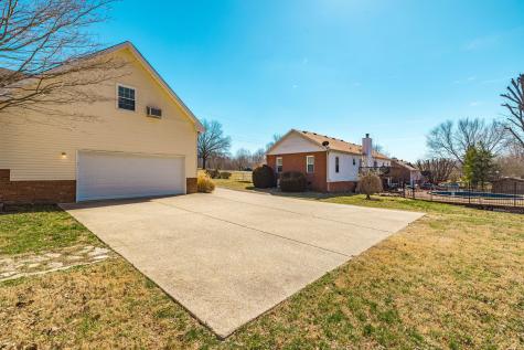 1133 Adam Drive Cottontown TN 37048