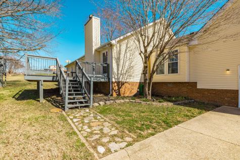 1133 Adam Drive Cottontown TN 37048