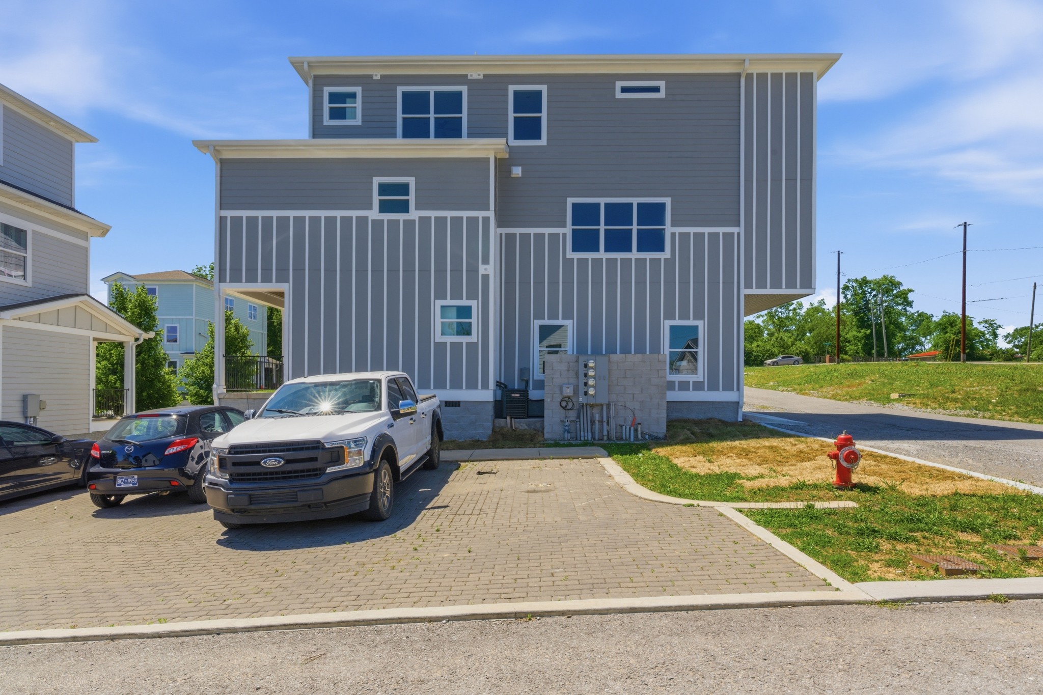 1121 Lawrence Ave, E Madison TN 37115