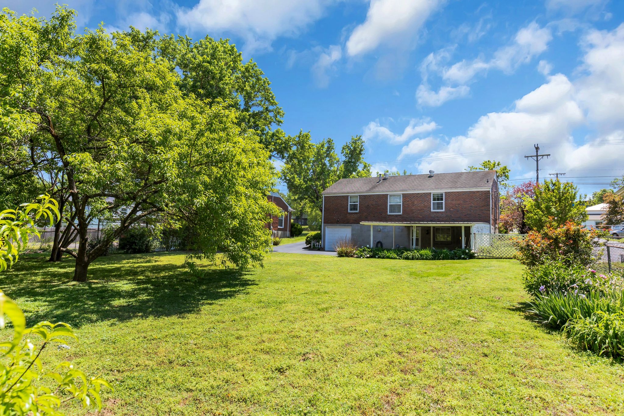 2128 Elm Hill Pike Nashville TN 37210