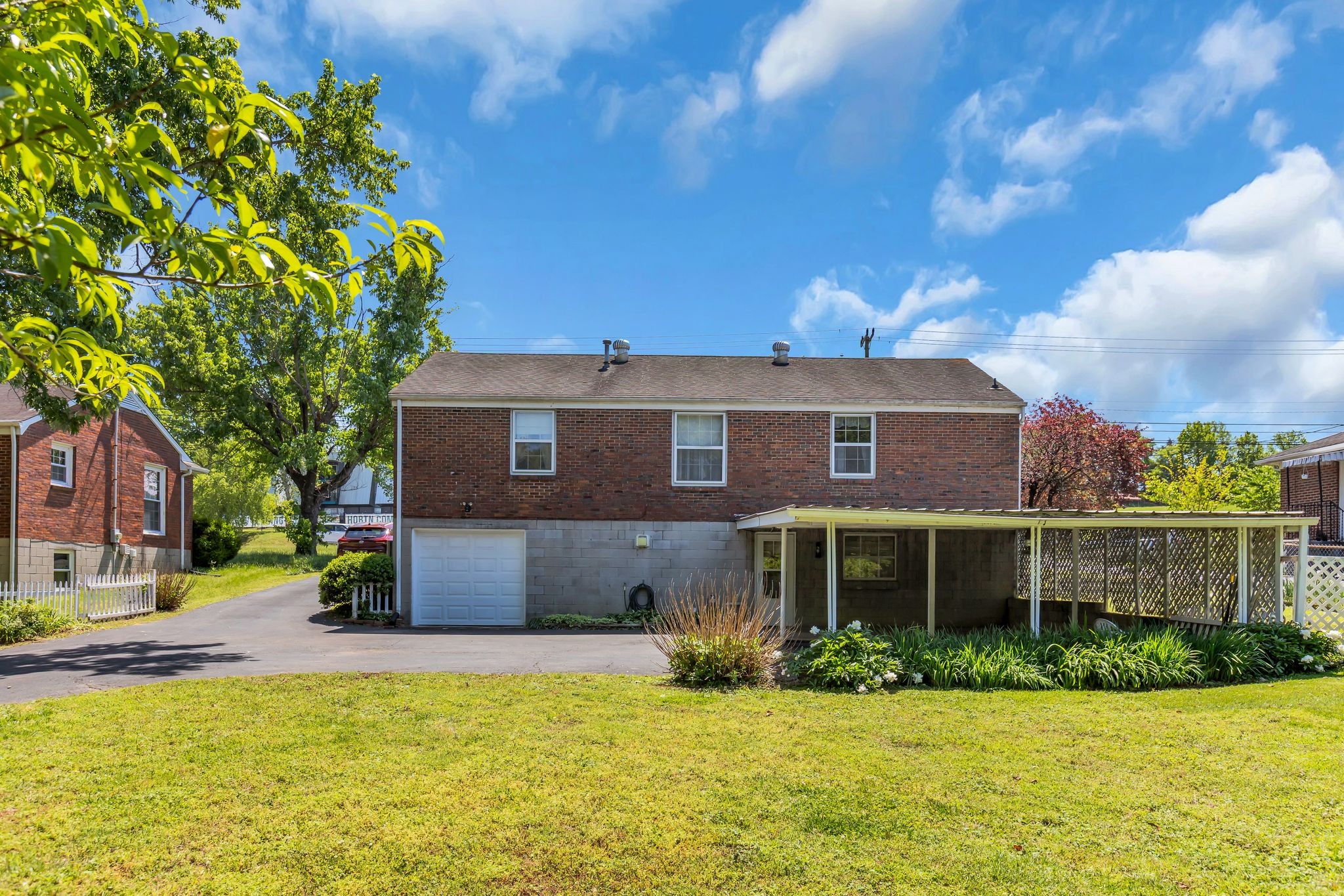 2128 Elm Hill Pike Nashville TN 37210
