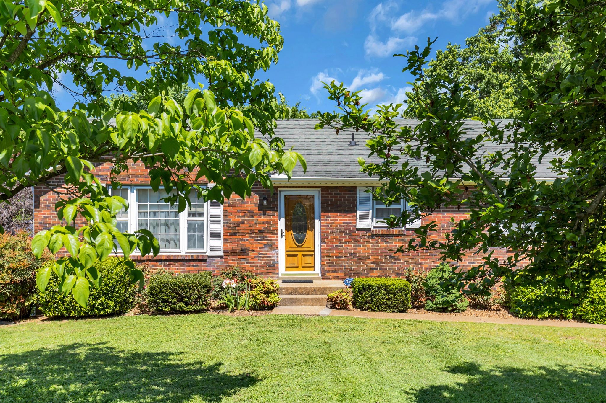 2128 Elm Hill Pike Nashville TN 37210