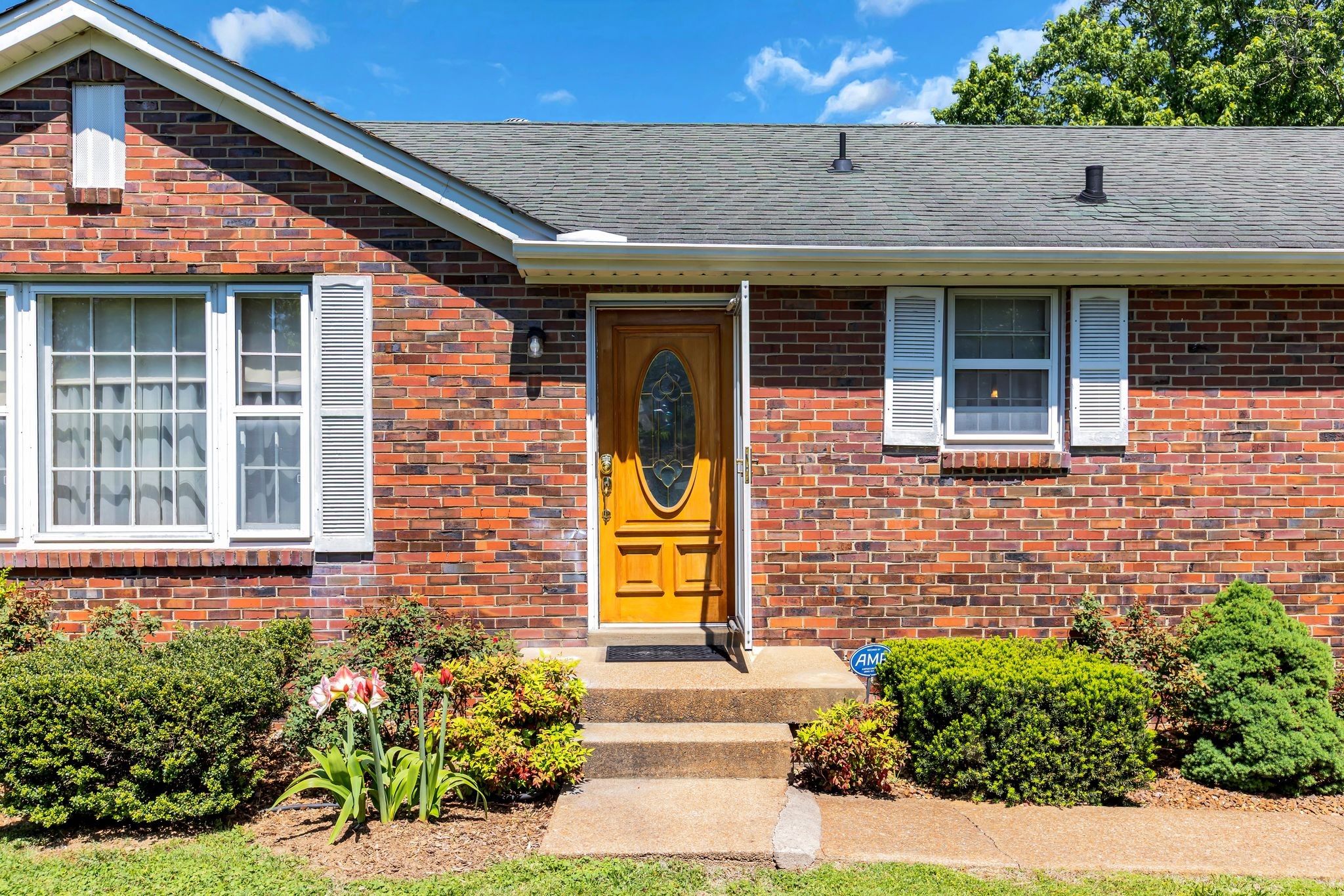 2128 Elm Hill Pike Nashville TN 37210