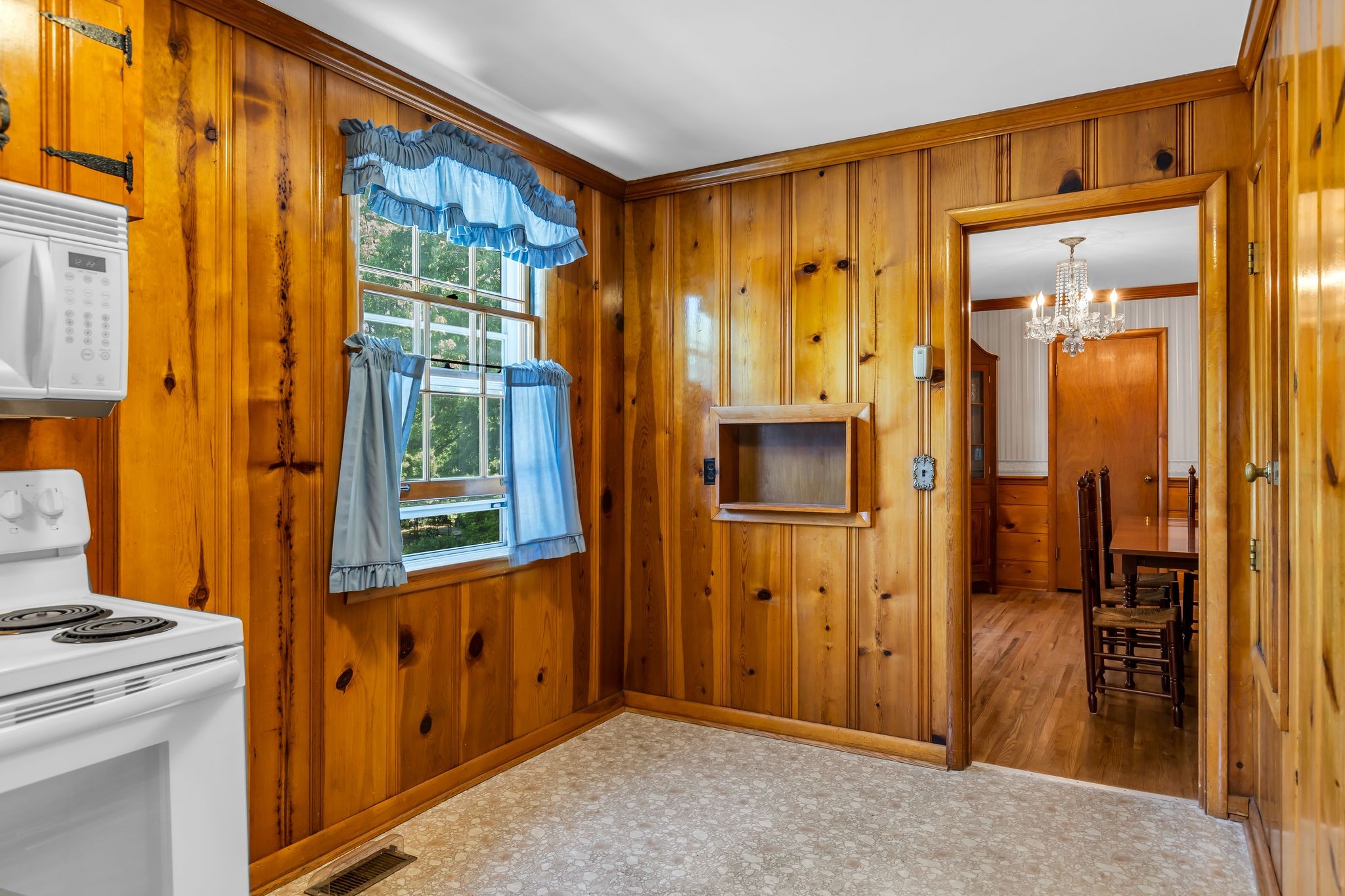 2128 Elm Hill Pike Nashville TN 37210