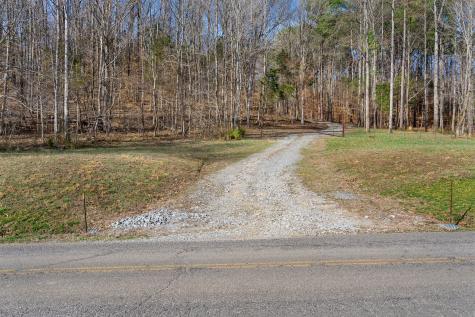 1425 Old Stage Road Charlotte TN 37036