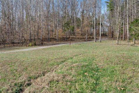 1425 Old Stage Road Charlotte TN 37036