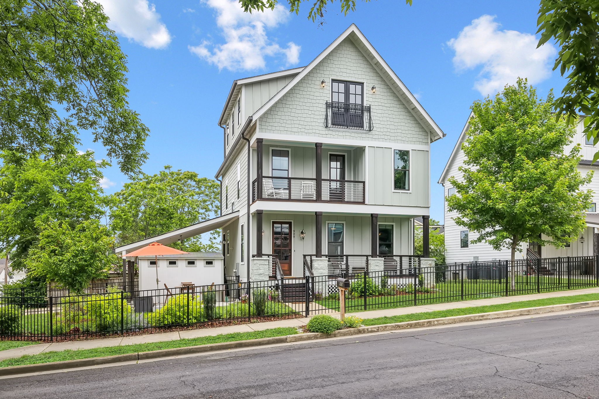 909 47th Ave, N Nashville TN 37209
