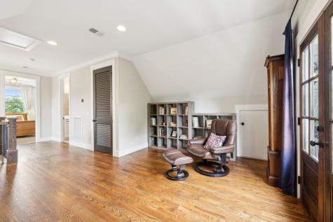 909 47th Ave, N Nashville TN 37209