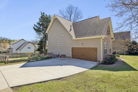 813 Royal Oaks Drive Mount Juliet TN 37122