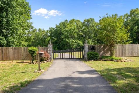 867 River Oaks Drive Big Sandy TN 38221