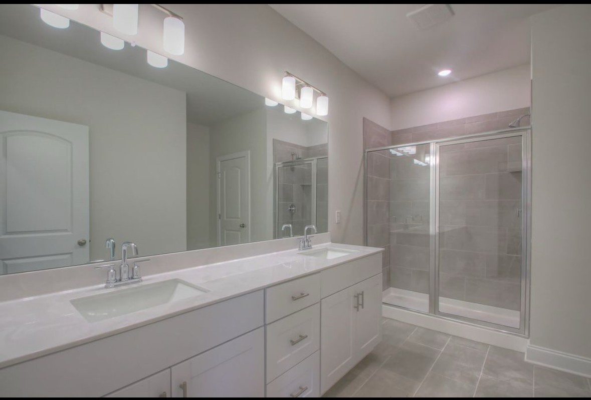 1275 Dutch Peak Lebanon TN 37090