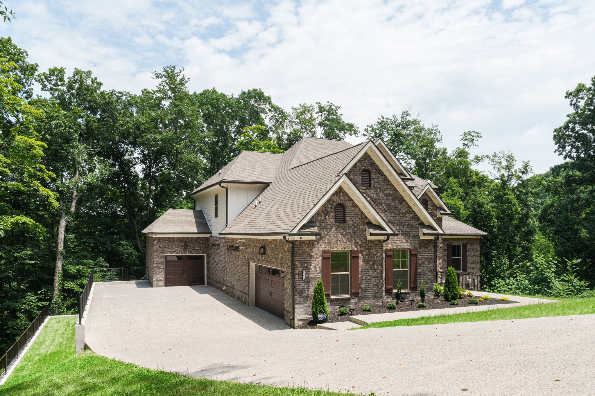 7567 Hallows Drive Nashville TN 37221