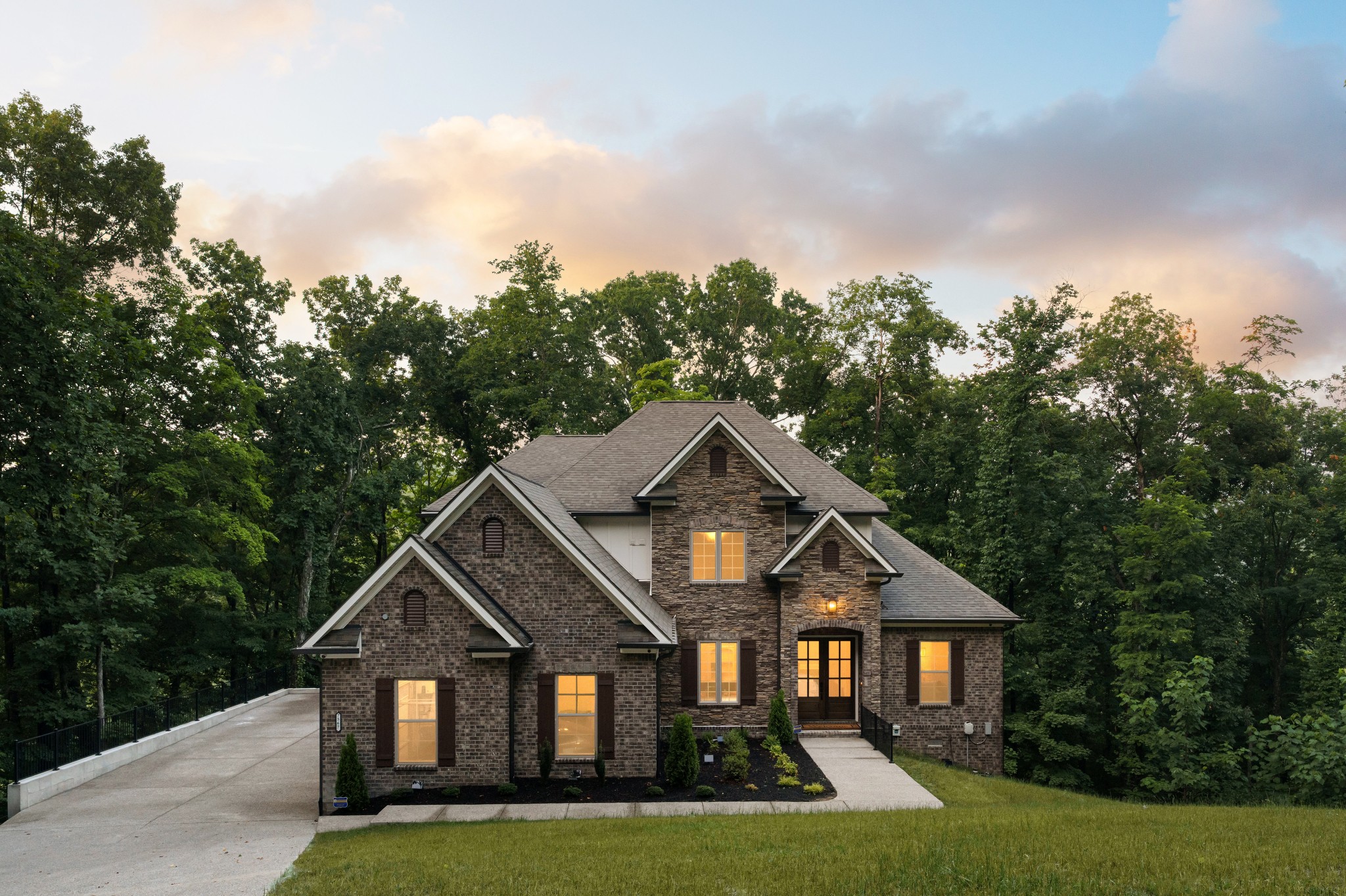 7567 Hallows Drive Nashville TN 37221