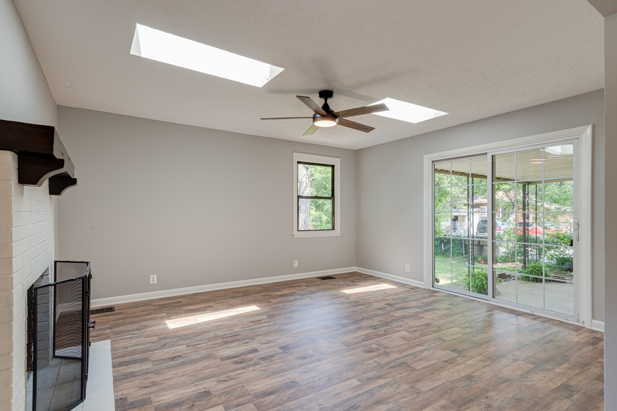 4981 Edmondson Pike Nashville TN 37211