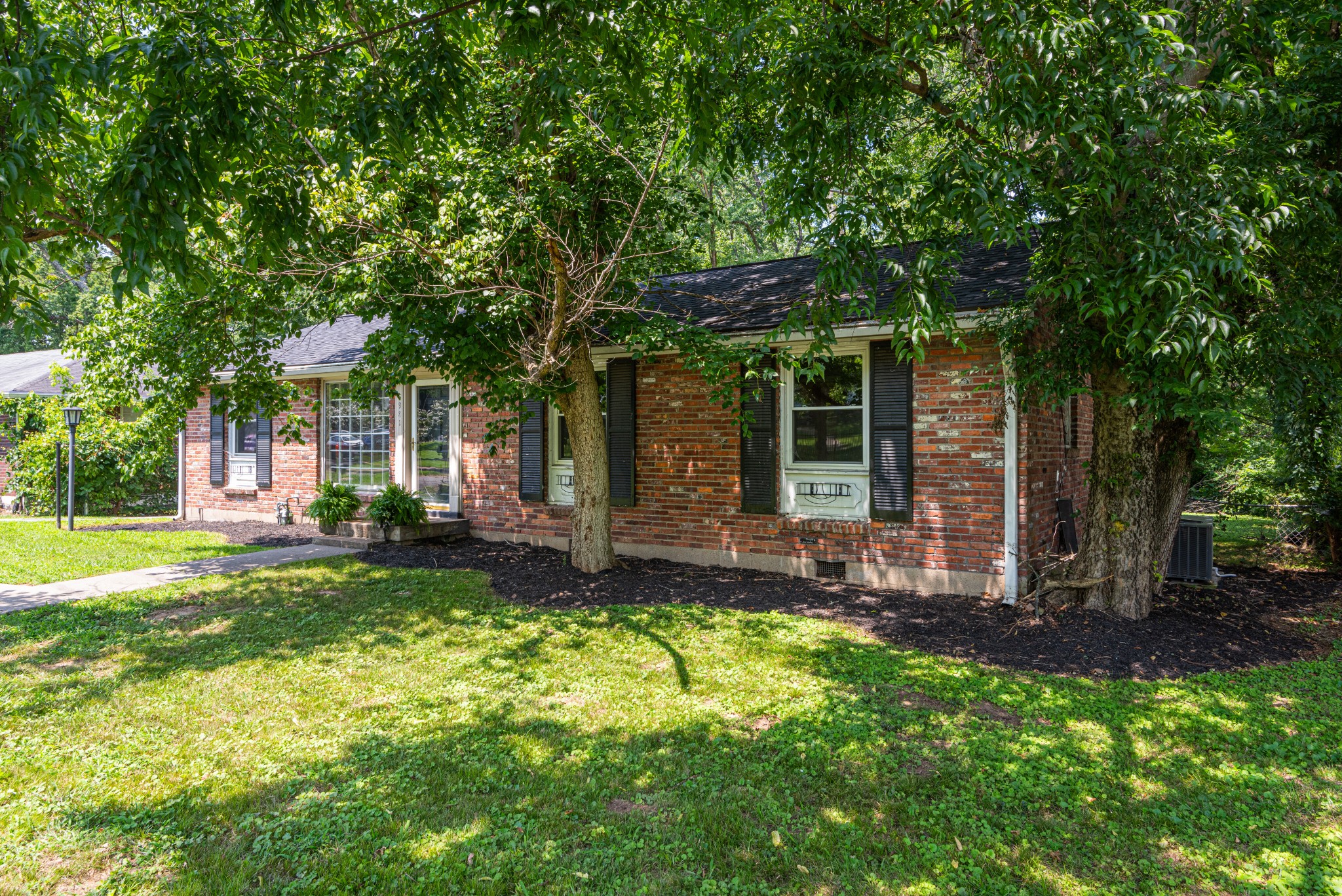 4981 Edmondson Pike Nashville TN 37211